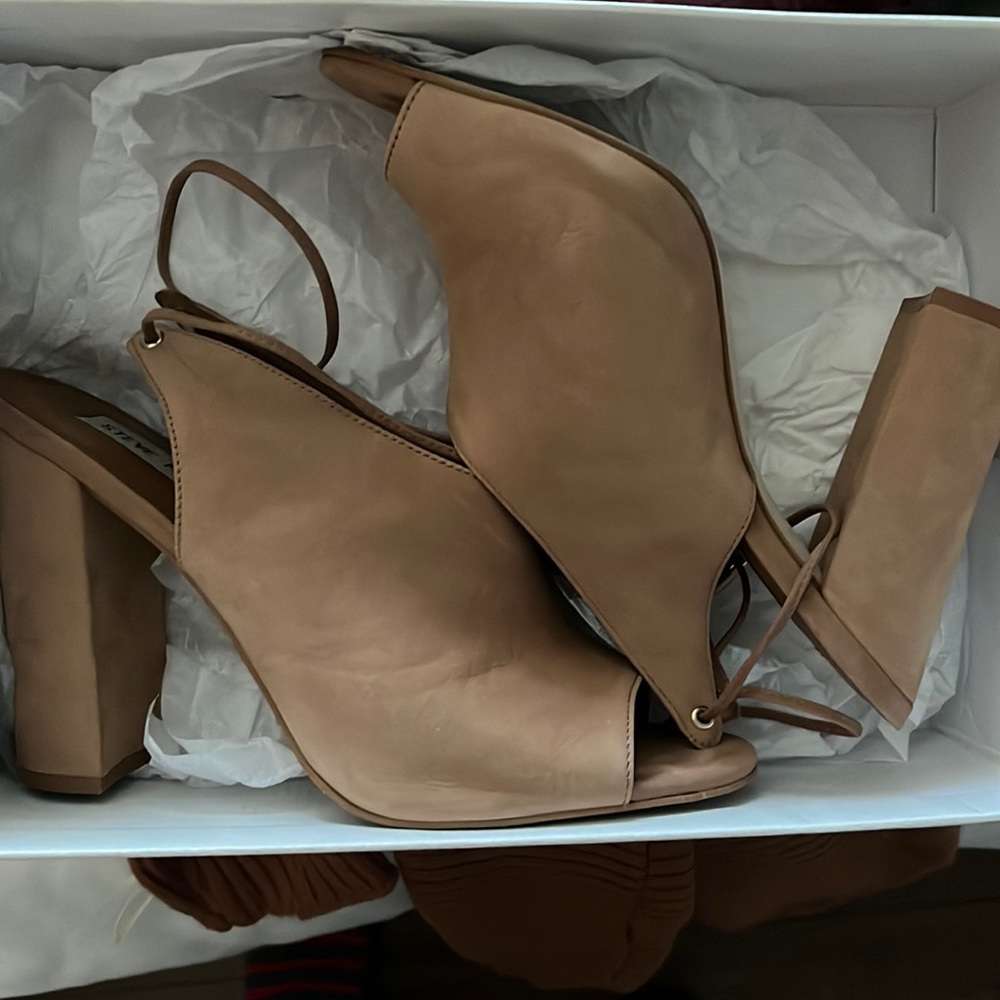 Saffron Camel Heel w/ Tie